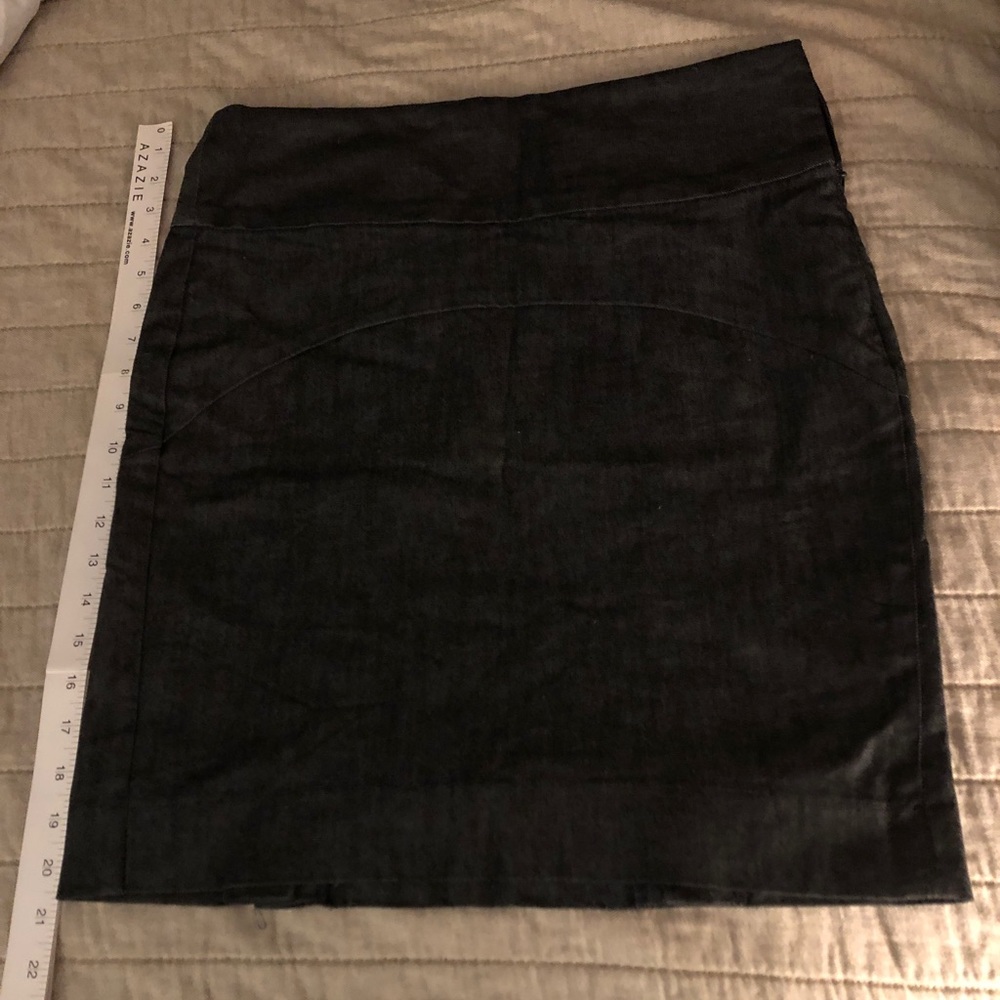 Gap brand skirt. Slightly shimmery denim-ish fabric-dark blue/black. Size 6. EUC